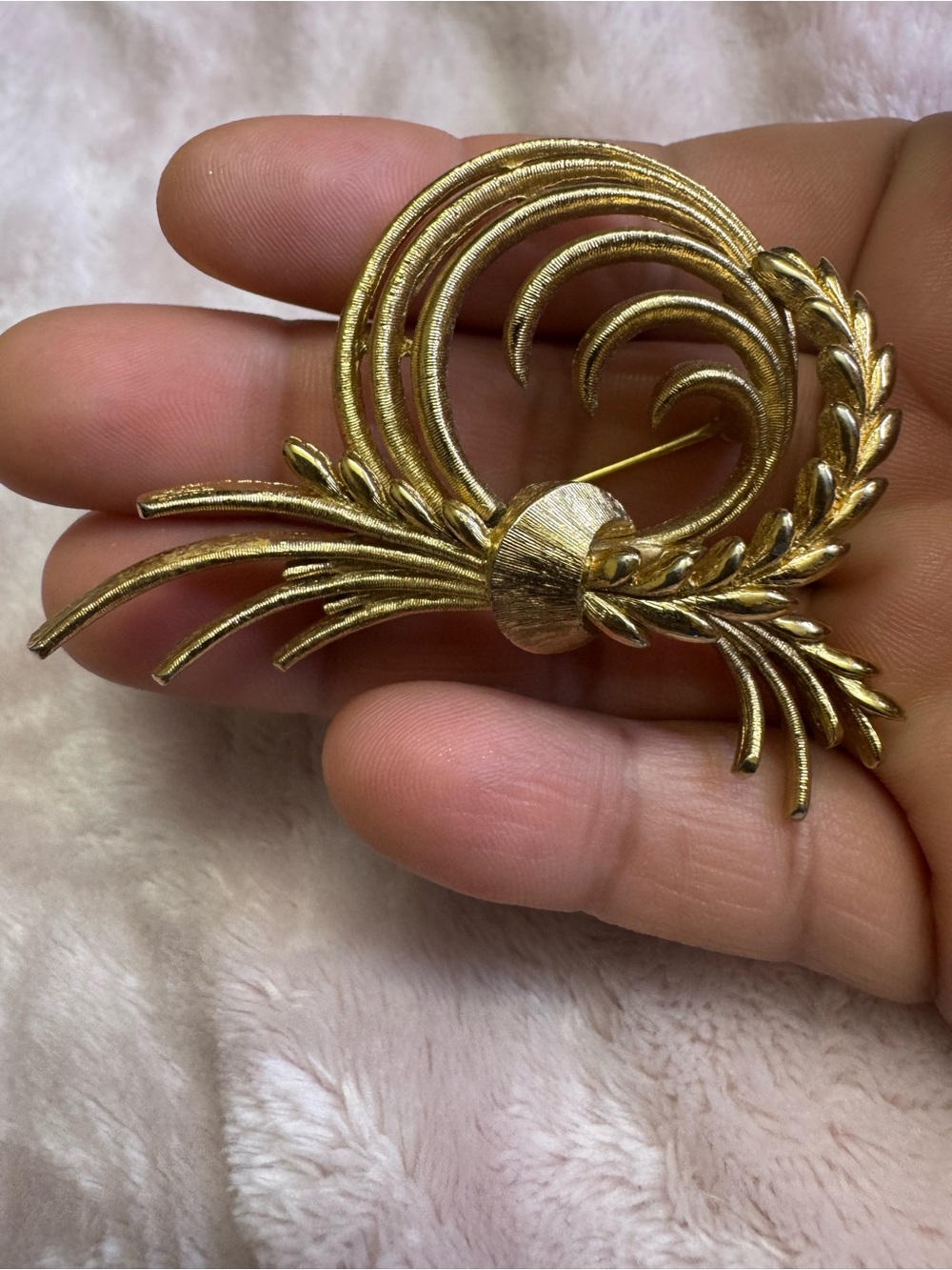 Rare Monet Gold Leaf Swirl Brooch - Elegant Women's Jewelry